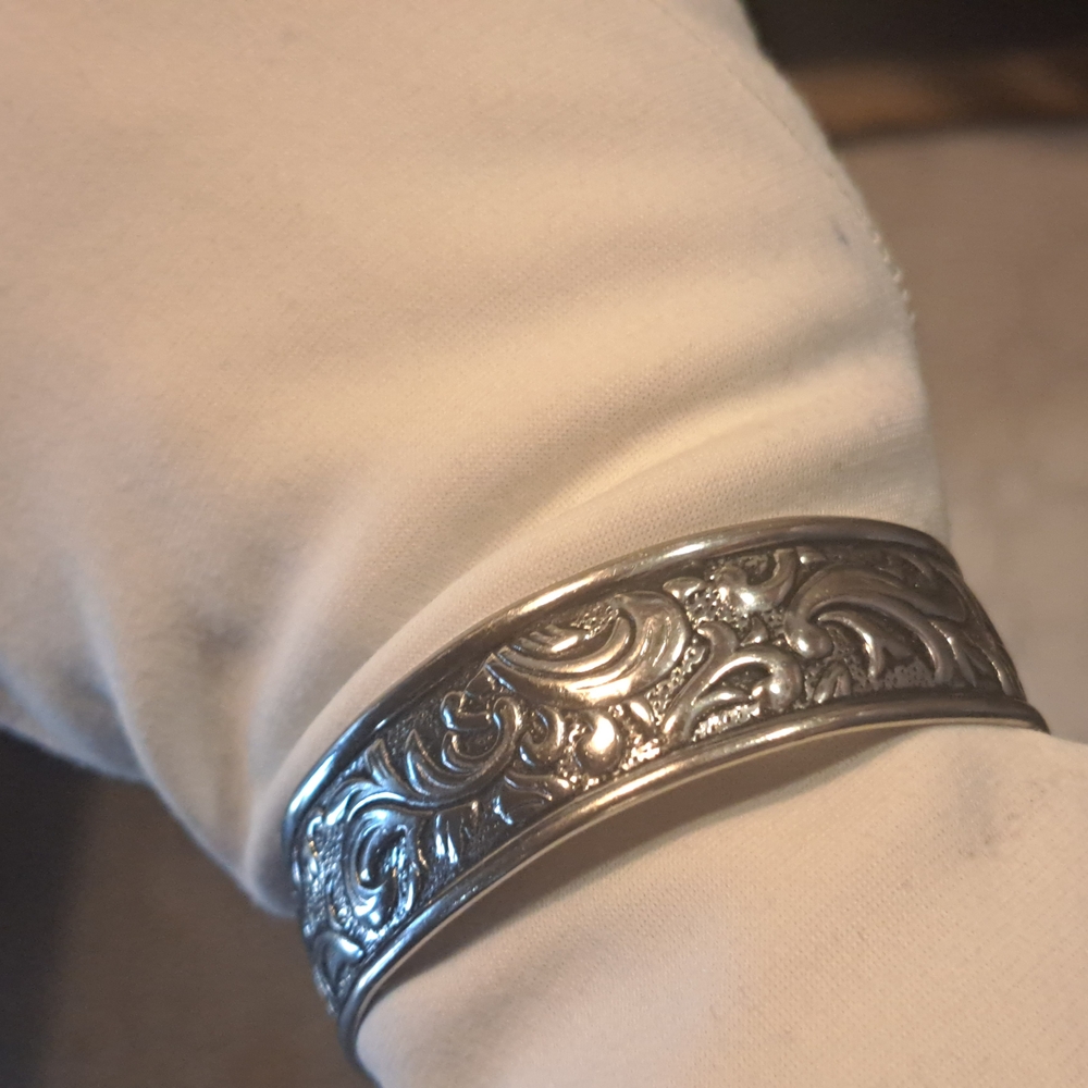 Vintage Style Silver Cuff Bracelet with Floral Engravings